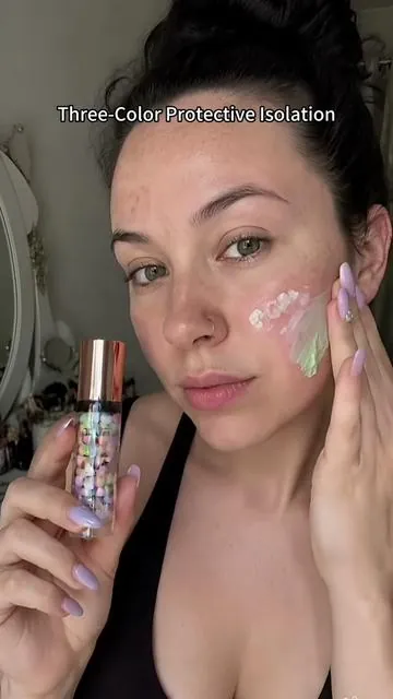 Three-in-one sunscreen with hydration, 50 SPF, and toning. Your skin tone is water-resistant—perfect for everyday use. #SecurePayEveryday #tiktokshopcreatorpicks #base #hidratacion #protectorsolar 