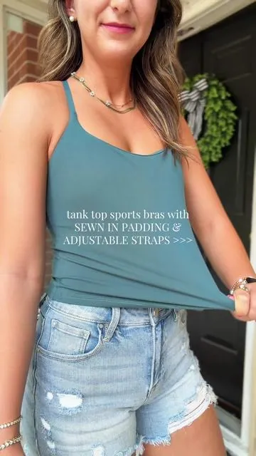 Finally!!! The pads are sewn in and the straps are adjustable! I have never checked out so fast! 

#tanktop #sportsbra #builtinbra #athleisure #dealsforyoudays 