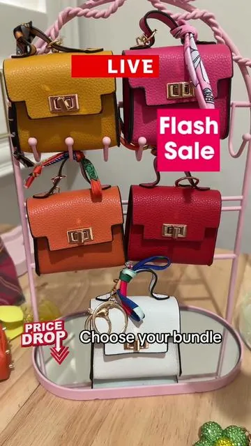 #bagcharm #miniwallet  #bagcharms #pursecharms #bagaccessories 