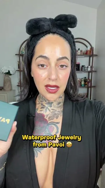 @PAVOI finally has waterproof necklaces 🤩✨🙌🏼#pavoijewelry #tarnishfreejewelry #pavoinecklace #nichejewelry #creatorsearchinsights  