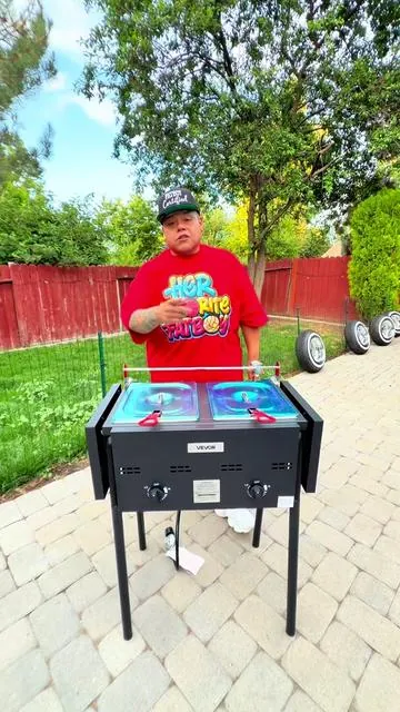 Outdoor deep fryer 🍗 🤤 
#deepfry #outdoordeepfryer #outdoorcooking #deepfryer #dealsforyoudays 