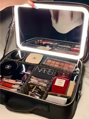 I like I won💋#makeupbag #girlsbelike #beauty #makeupmirror #summerVibes 