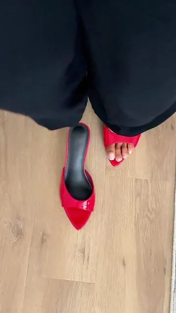 #kittenheels #redheels #redpumps 