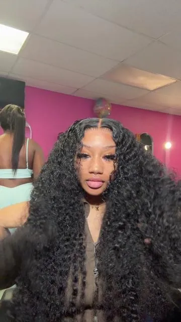 So BOMMMB literally! I love a good Burmese curly wig 🥰 NEW In 7x6, a 10/10 @sterlyhair_shop #sterlyhair#wiginstall#SummerWins #DealsForYouDays#burmesecurly