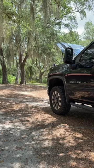 This truck tire step is an awesome addition to a mechanics tool set #mechanictools #tools #dealsforyoudays #mechaniclife #enginework 