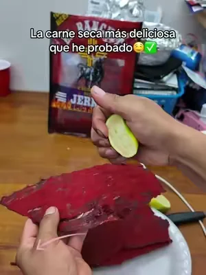 La probé y no pude dejar de comerla🤯#carneseca #beefjerky #picante #antojitos #fyp @MORALES’S ROOFING LLC @JS Mendoza502 @☯︎ 亗𝕸orⱥles 亗 ☯︎👸⁵🍁² 