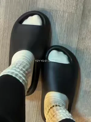Still cute & comfy! Just Yeezy slides.. No Adidas attached.. #yeezyslides #ys01 #yeezy #slides #dealsforyoudays 