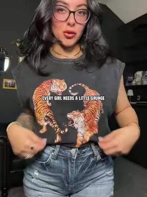 #dealsforyoudays #grungeaesthetic #muscletee #tomboystyle 