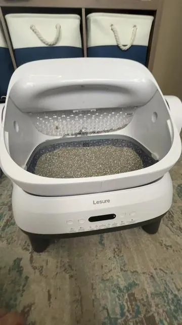 Self cleaning litter box by Lesure @Lesure Pet #catmom #litterbox #catsoftiktok #cats #catlady 