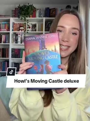 This deluxe edition of Howl’s Moving Castle is absolutely stunning with luminous artwork, foil details, digitally printed edges, and interior illustrations throughout.  ✨ Luminous dust jacket and endpapers 📚 Digitally printed edges 🖤 Interior illustrations throughout 🏰 Beloved fantasy by Diana Wynne Jones 💫 Beautiful collector’s edition  #HowlsMovingCastle #SpecialEditionBooks #FantasyBooks #DeluxeEdition  #BookCollector