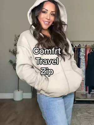 Replying to @Trust_Tania the zip is so good! #comfrt #travelhoodie #zipuphoodie #dealsforyoudays #summerwins  @Comfrt  