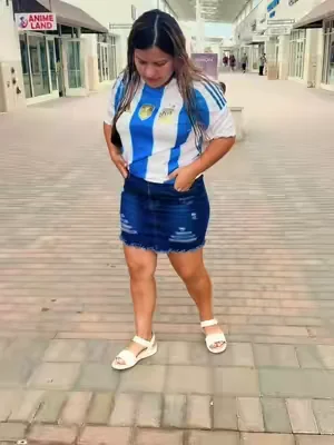 No olvides lo valiosa que eres. Aun en los días difíciles, sigues levantándote, amando y dando lo mejor de ti. Dios conoce tus luchas y también las bendiciones que están por llegar. Sigue adelante, porque tu historia aún tiene muchas cosas hermosas por escribir.