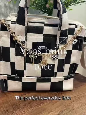 Obsessed with this bag @vans #vans #vansminitote #purse #dealsforyoudays #tiktokshopcreatorpicks 