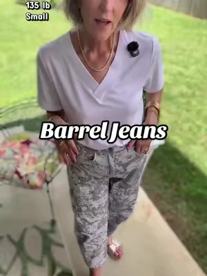 The barrel jean that is just right! @CHOUYATOU #jeans #barreljeans #DEALSFORYOUDAYS #SummerWins 