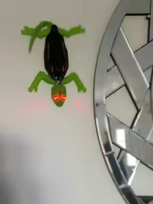 This is crazy but so fun. It’s rechargeable and just gives your kids hours of fun.  Where will you put it? #lizard #wallclimbinglizard #toysforkids #screenfreeplay 