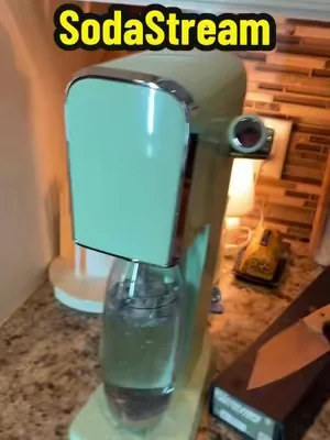 The Soda Stream art sparking water soda maker is awesome! #sodastream #sodastreamart #homemadesoda #dealsforyoudays #summerwins @SodaStreamUSA 