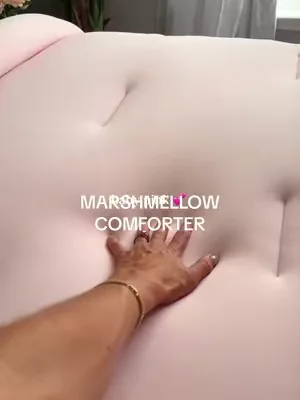 the softest squishy comforter that I’ve ever slept with ☁️  @Mellow Sleep  #mellowsleep #mellowcomforter #bedding #viralhome #dealsforyoudays 