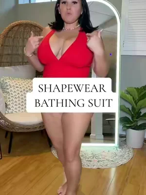 Bathing suit is snatching!!  #dealsforyoudays #summerwins #midsizefashion #summervibes #bathingsuit 