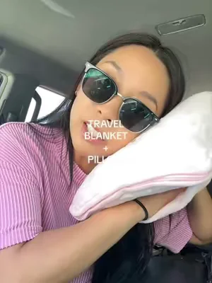 This is so smart. ✈️#travelblanket #travelpillow #dealsforyoudays #summervibes #summerwins @PAVILIA 
