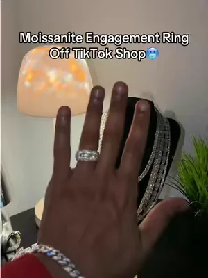 #moissanite #engagementring #moissanitejewelry #moissanitering #ring 