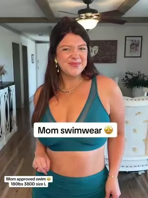 Such a supportive bathing suit! #bloomingjelly #bathingsuit #momapproved #momswimwear 