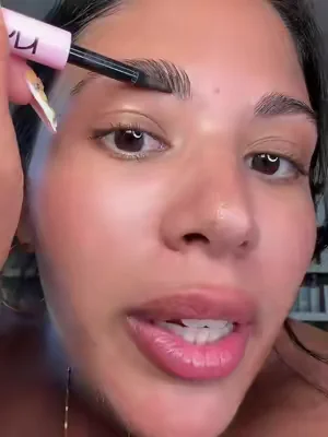 this brow pen is like NOTHING you seen before!! omg it makes my brows look so good 🥹 @NYX Professional Makeup #nyxcosmetics #nyxfluffandsnatchbrowpen #powderbrowpen #nyxdealsforyoudays #dealsforyoudays 