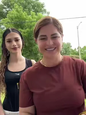 Mi hija fue quien me pidió esta faja y lo primero que le llamó la atención fue lo ajustable que es. Tiene tirantes regulables, cierre frontal y un diseño de compresión que brinda una sensación de soporte durante el día. Además, viene en varios colores y queda bastante discreta debajo de la ropa. Si buscas comodidad y un ajuste personalizado, esta puede ser una muy buena opción. Encima de mi nombre te dejo la tienda oficial.  #DealsForYouDays #DFYD #TikTokShopFinds #FajaMoldeadora #ModaMujer