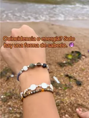 ✨ Perfecta para quienes buscan sentirse más centrados, protegidos y conectados con su energía. #WitchTok #CrystalBracelet #Moonstone #Labradorite #DealsForYouDays 