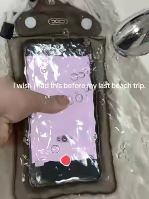 Works underwater, floats if you drop it in water, great deal for 2. #waterproofphonecase #beachessential #dealsforyoudays #tiktokmademebuyit #summerwins 