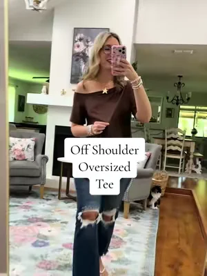Absolute perfection! Love this off the shoulder oversized tee! I’m wearing a medium. It is an oversized fit so you can either go true to size or size down :) @PrettyGarden 