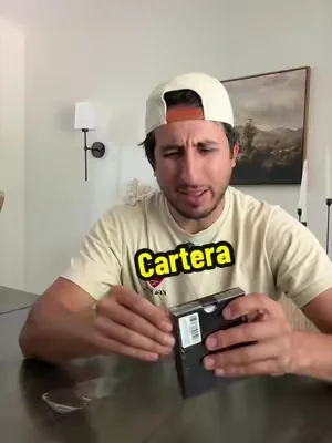 Que chupada de cartera muy bonita y muy bien estilo 