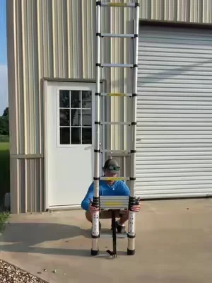 Lightweight 20lb, 12.5ft Telescoping Extension Ladder 🪜 @SEESE Store #ladder #extensionladder #tools #dealsforyoudays #tiktokshopcreatorpicks 