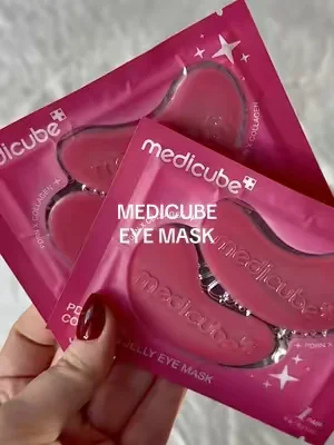 The new Medicube PDRN Pink Collagen Eye Masks are officially here 💗 Perfect for those mornings when your under eyes need a little extra love. They’re cooling, hydrating, and make me look way more awake than I actually am 😭✨ Plus they’re on sale right now, so I grabbed mine before they disappear.