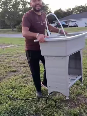 Lavadero de lavandería con grifo y repisa de almacenamiento para cuarto de lavado, garaje, jardín o patio. Fregadero profundo y resistente ideal para lavar herramientas, ropa, mascotas y trabajos de limpieza en exteriores. #LavaderoExterior #UtilitySink #LavaderoDeLavanderia #dealsforyoudays #tiktokshopcreatorpicks @Klarhome 