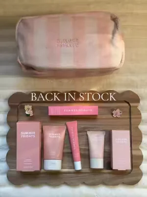 Omg 😳 Summer Fridays Dewy Travel Set is finally back in stock and comes with the cutest pink pouch!! Get it before it’s gone 😭 #summerfridays #dealsforyoudays #summerfridayslipbalm #lipbalm #glowingskin 