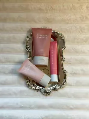 #summerfridays #dealsforyoudays #summerfridayslipbalm #lipbalm ##travelkit @Summer Fridays 