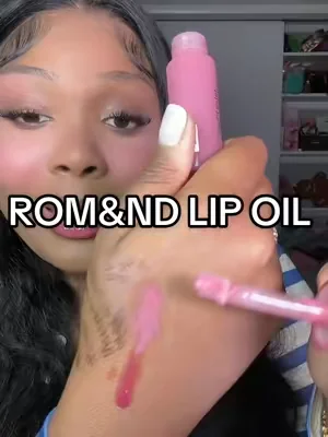 Soo freaking pretty!!😍🤏🏽🫦#romandlipoil #lipoil #dealsforyoudays #tiktokshopcreatorpicks #summerwins 