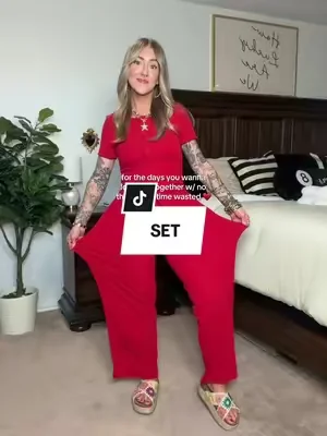 I’m 5’3” 135lbs wearing a small. Comes in other colors! #twopieceset #twopieceoutfit #2pieceset #2piecesetoutfit #loungeset 