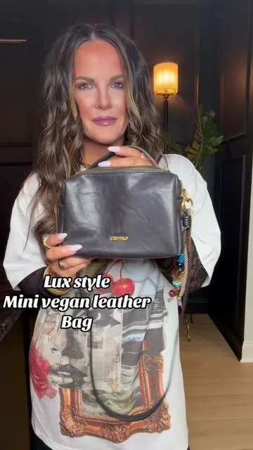 @CEFIRO BAGGIE BAG there’s many vegan leather bag is so adorable. This brand is a 10 out of 10.#fyp #handbag #cefiro #bag #bags 