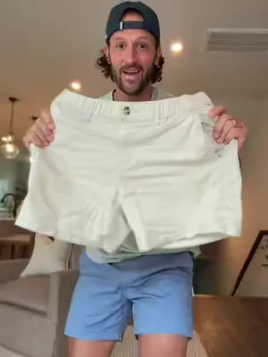 Summer shorts that actually look good and feel even better. Lightweight, comfortable, and easy to wear whether you’re heading to the beach, running errands, or just enjoying the sunshine. ☀️ #MensFashion #SummerStyle #CasualShorts #MensOutfitIdeas #WarmWeatherStyle 