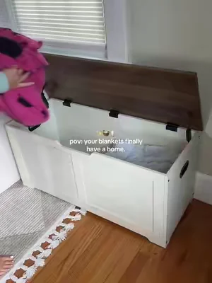 This gives all of my throws a home and keeps the clutter out of sight while still looking cute. 🧺🤍 #storage #storagebox #blankets #storagehack 