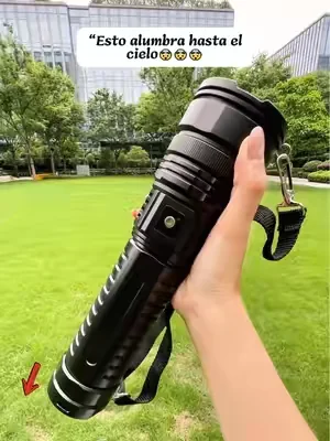 🎯 Si tu vieja linterna no te sirve, esta es tu señal.La Hoodink 2-en-1 tiene luz ajustable, zoom y pantalla digital de batería. ¿Lo mejor? También es power bank. Ideal para camping, pesca o seguridad en tu garaje. 💪 Recárgala y olvídate de pilas. \#linternaPotente #Hoodink #outdoorgear #emergencia#SummerWins 