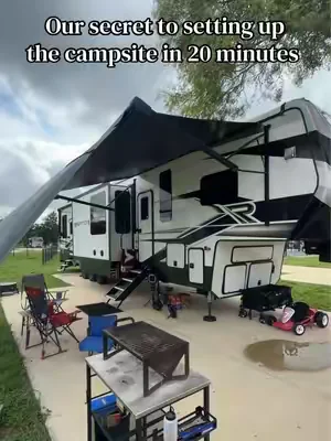 If there’s one thing about Brad, he’s gonna make sure everything’s organized so it doesn’t take forever to get the campsite set up.  #rvlife #camperlife #campingseason #rvtips #rvmusthaves 