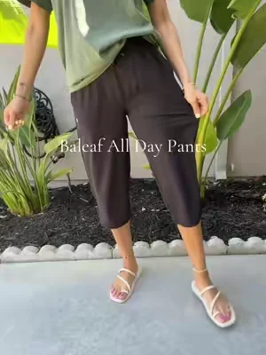 Fits true to size with lots of stretch. @Baleaf Us #baleaf #capripants #outdoorpants #lightweightpants 
