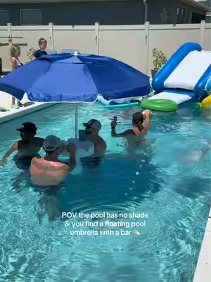 you just fill this floating pool umbrella with sand! Doesn’t touch or scrape the pool 🙌🏽 and you can take the umbrella off and just use the bar! #floatingumbrella #floatingpoolumbrella #poolaccessories #dealsforyoudays 