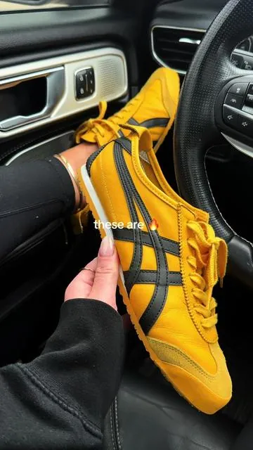 these onitsuka tiger mexico 66s get compliments EVERY time🖤💛#onitsukatiger #mexico66 #sneakerstyle #ootd #tiktokfashion