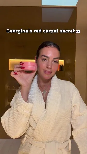 Georgina's secret to that red carpet glow✨ Shop the biggest deal now before it's gone—tap the cart!🛒 #biodance #dealsforyoudays #tiktokshopcreatorpicks #jellymist #eyepatches