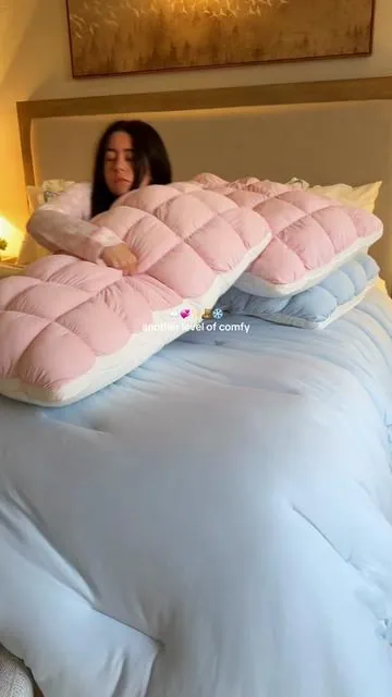 FINALLY got some baby pink ones ☁️ extra comfy cold pillow of my DREAMS ❄️💗🧸 #mellowsleep #mellow #coolingpillow @Mellow Sleep 