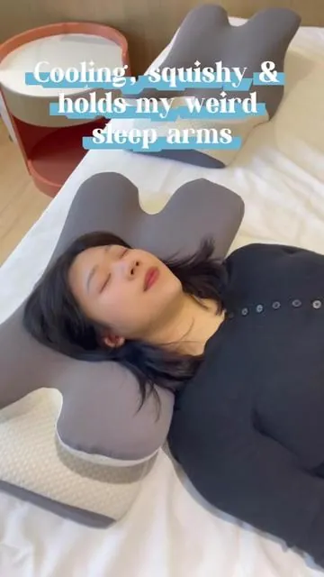 I didn't even buy a pillowcase, it already came with one. #pillow #DealsForYouDays #ergonomicpillow #sleep #tiktokshop    