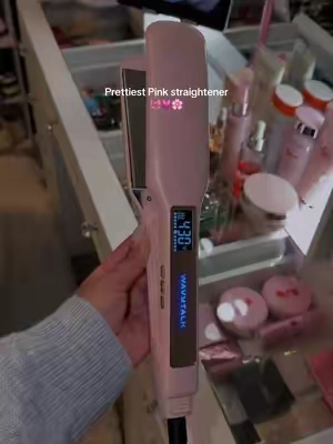 the hair straightener every girl needs 💕🫶🏼 @wavytalkofficial #wavytalk #straightener #paratii
#planchadecabello #dealsforyoudays 